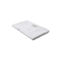 Duk med broderte sølvstjerner