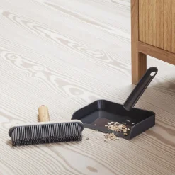 Kost og feiebrettsett