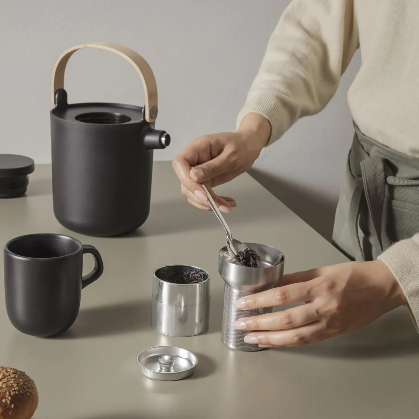 Nordic Kitchen te-termokanne, black