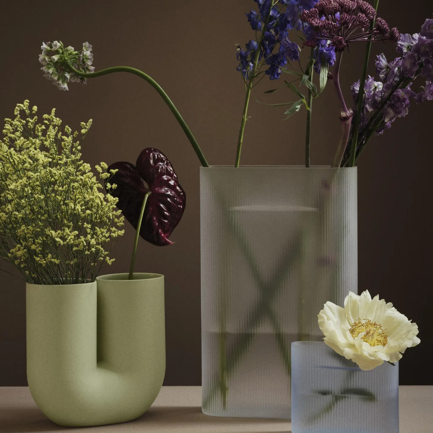 Ridge Vase, white/frosted glass