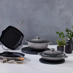 Signature støpejern kvadratisk grillpanne 26 cm, flint