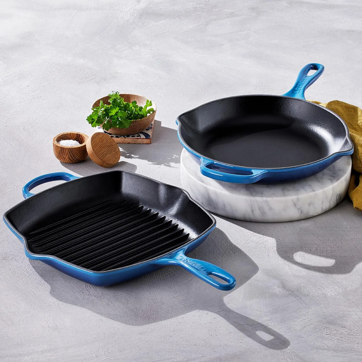 Signature støpejern kvadratisk grillpanne 26 cm, azure