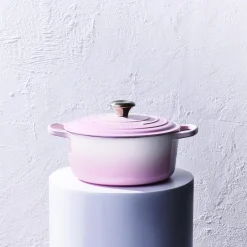 Signature støpejern rund gryte Ø 20 cm, shell pink