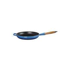 Signature støpejern stekepanne med trehåndtak Ø 28 cm, azure