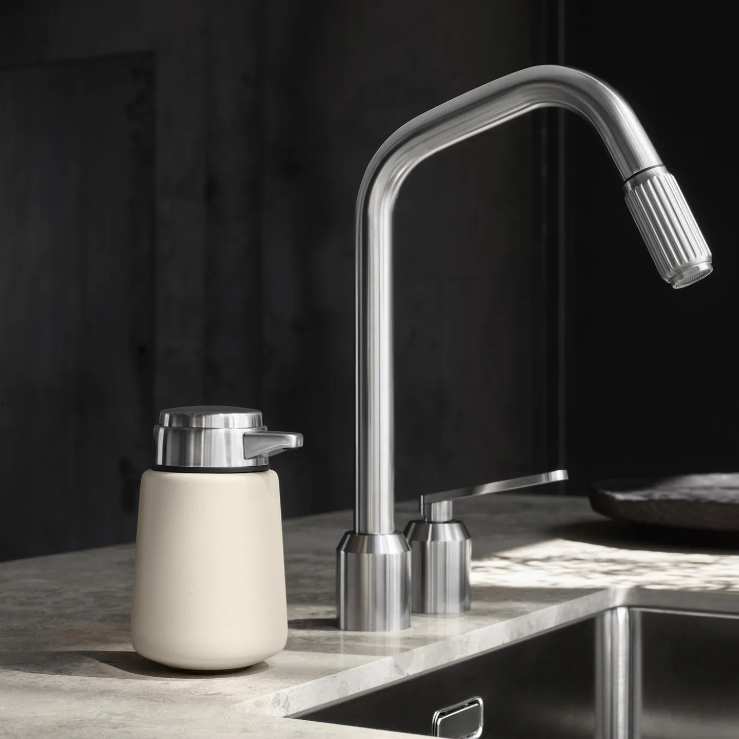 VIPP9 såpedispenser, bord, beige